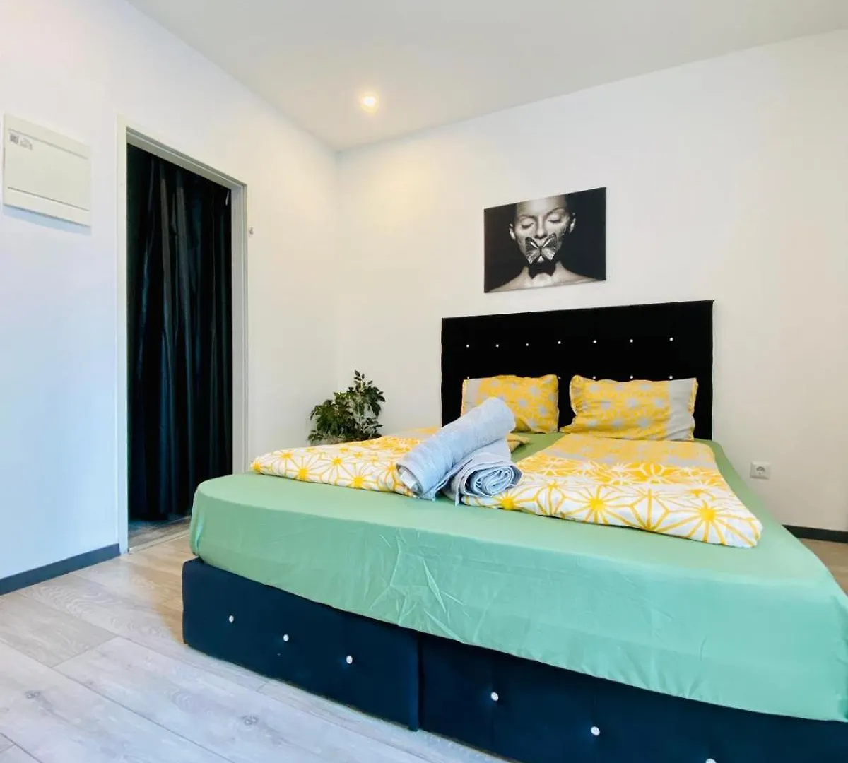 Chic 1Br Apartment Perfect For 3 Guests In Вена